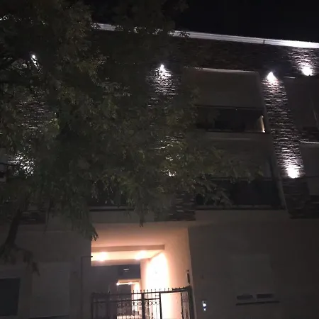 Santorini Apartament *